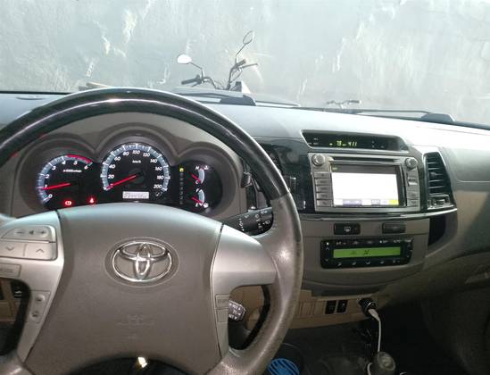 TOYOTA HILUX SW4 3.0 SRV 4X4 7 LUGARES 16V TURBO INTERCOOLER DIESEL 4P AUTOMÁTICO